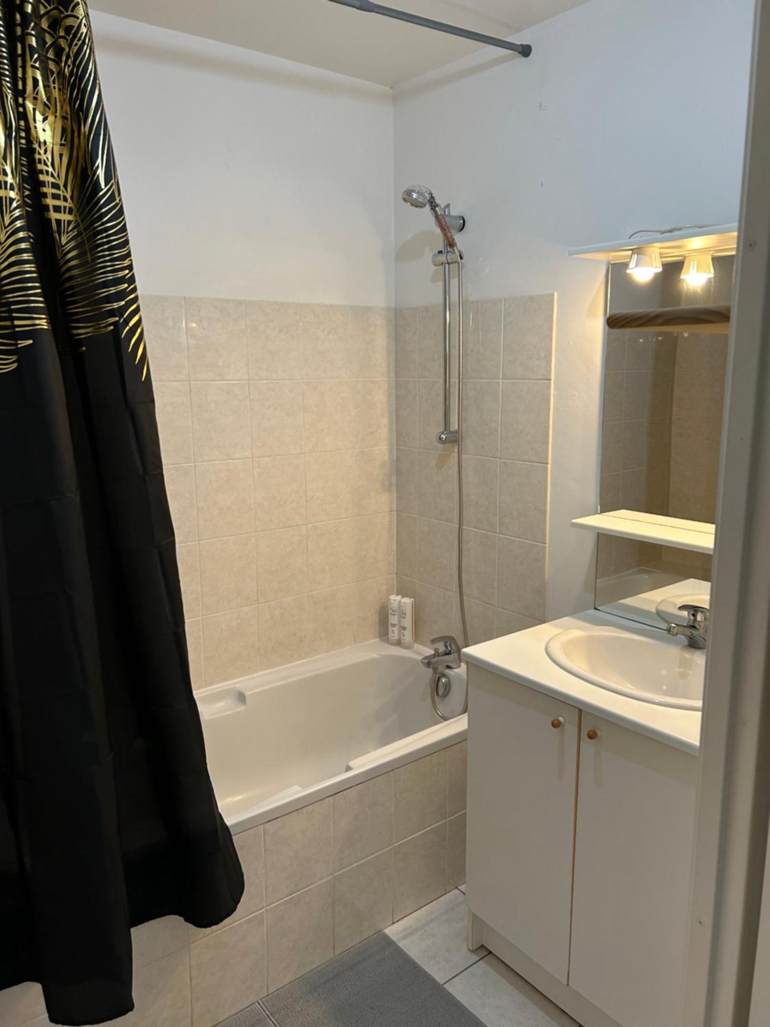 Appartement เอเวรอ ภายนอก รูปภาพ